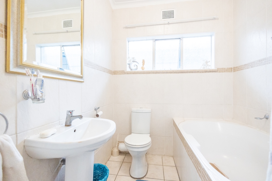 4 Bedroom Property for Sale in Stellenridge Western Cape